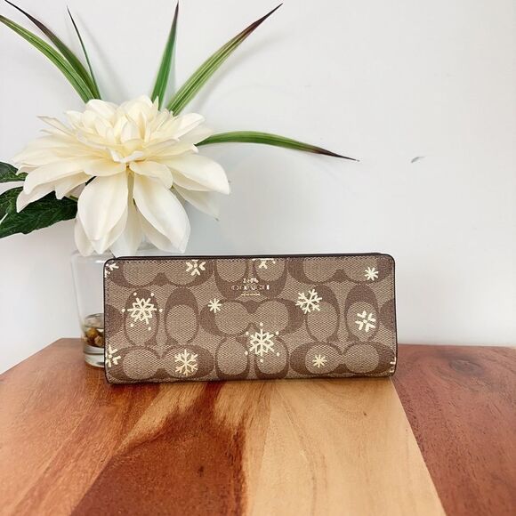 NWT Coach Slim Wallet In Signature Canvas With Snowflake Print - Picture 2 of 6